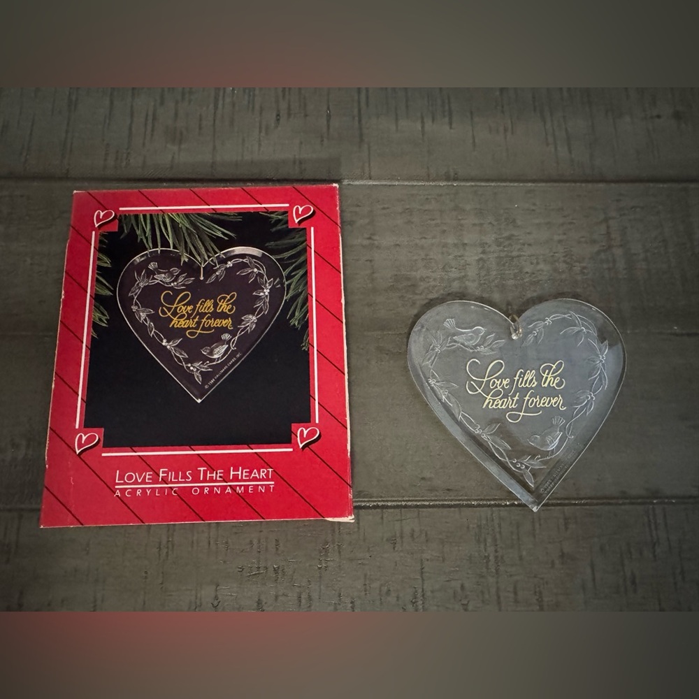 Vintage Heart-Shaped Acrylic Ornament ((NWT)
